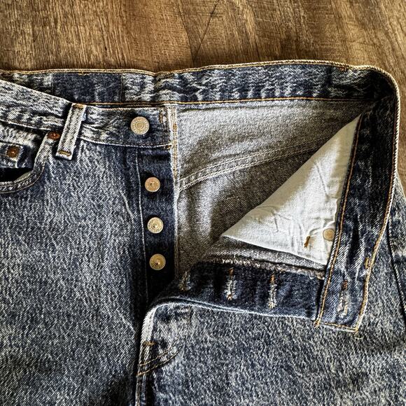 Vintage Levis Jeans Women's W31/L30 Blue Denim 501 Button Acid Wash 80s Made USA - Picture 7 of 8